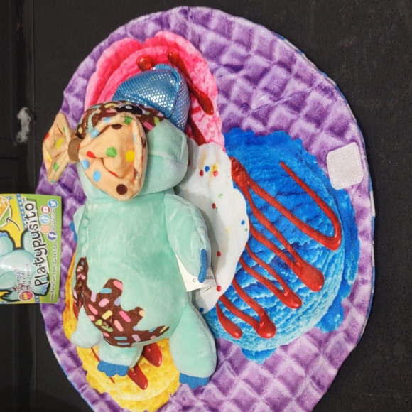 SLIGHTLY USED CUTETITOS CARNIVALITOS SCENTED PLUSH (CHOCOLITE)(PLATYPUSITO) - Picture 7 of 11